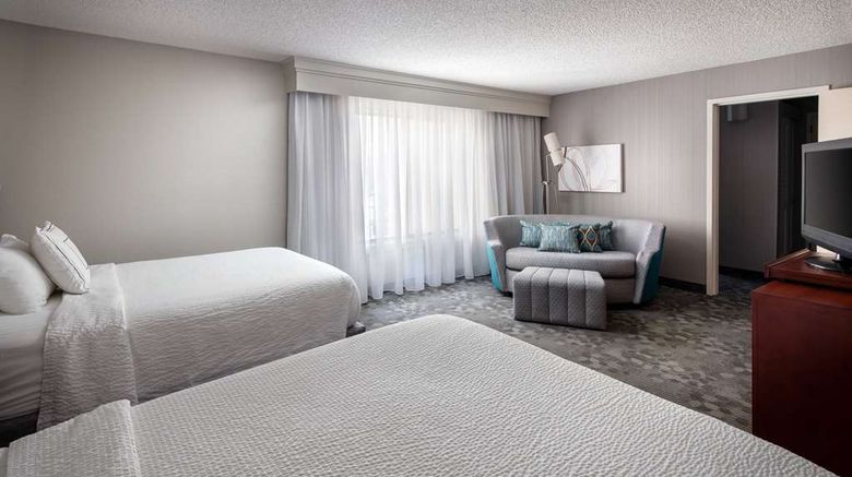 <b>Sonesta Select Camarillo Suite</b>. Images powered by <a href="https://iceportal.shijigroup.com/" title="IcePortal" target="_blank">IcePortal</a>.