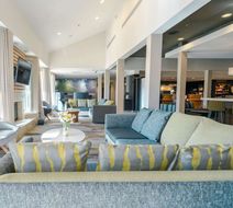 Sonesta Select Camarillo Lobby