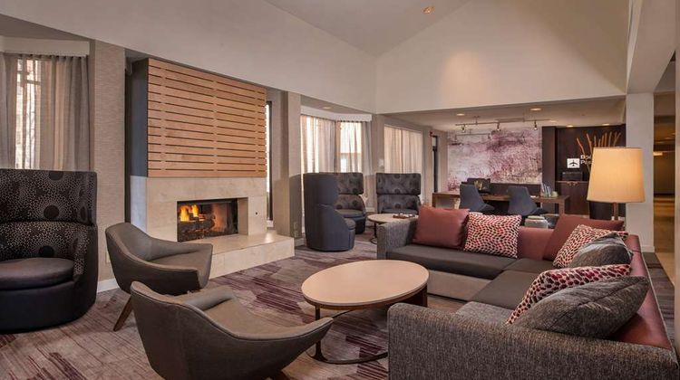 Sonesta Select Columbia Lobby