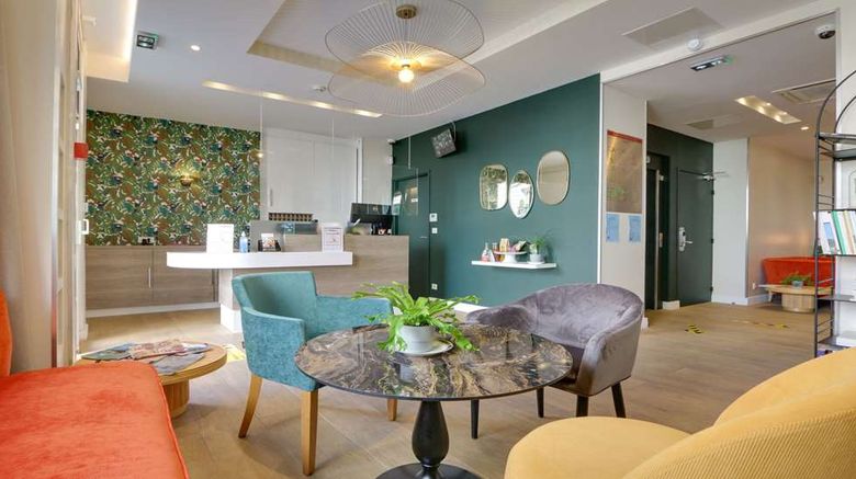 <b>Apolonoa Montmartre, Sure Hotel Coll BW Lobby</b>. Images powered by <a href="https://iceportal.shijigroup.com/" title="IcePortal" target="_blank">IcePortal</a>.