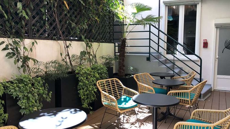 <b>Apolonoa Montmartre, Sure Hotel Coll BW Restaurant</b>. Images powered by <a href="https://iceportal.shijigroup.com/" title="IcePortal" target="_blank">IcePortal</a>.