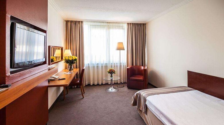 <b>Hotel Bredeney Room</b>. Images powered by <a href="https://iceportal.shijigroup.com/" title="IcePortal" target="_blank">IcePortal</a>.