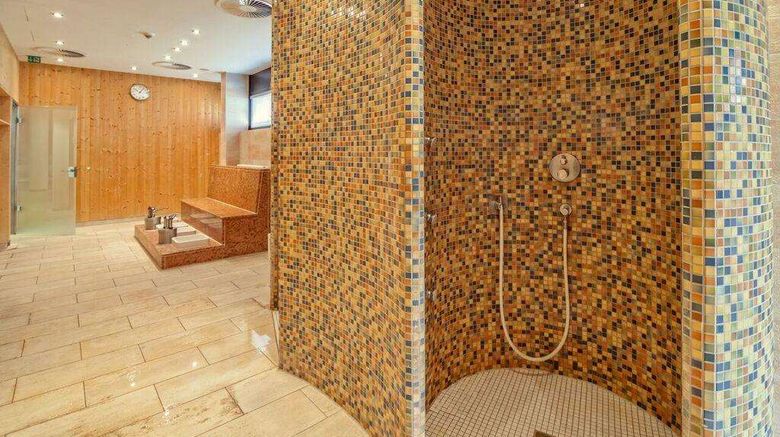 <b>Hotel Bredeney Spa</b>. Images powered by <a href="https://iceportal.shijigroup.com/" title="IcePortal" target="_blank">IcePortal</a>.