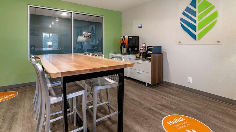 <b>WoodSpring Suites Brunswick Restaurant</b>. Images powered by <a href="https://iceportal.shijigroup.com/" title="IcePortal" target="_blank">IcePortal</a>.