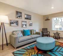 WoodSpring Suites Brunswick Lobby