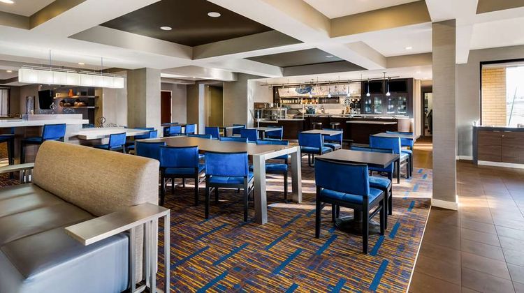Sonesta Select Detroit Novi Lobby