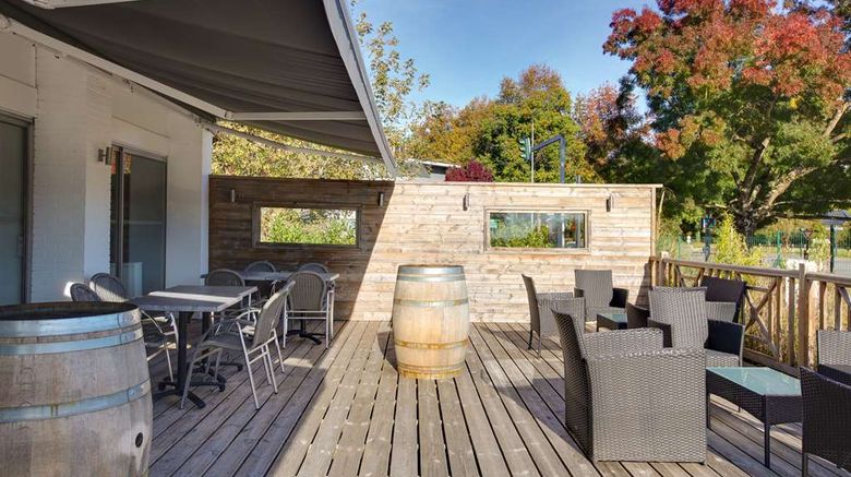 <b>Sure Hotel by Best Western Bordeaux Lac Restaurant</b>. Images powered by <a href="https://iceportal.shijigroup.com/" title="IcePortal" target="_blank">IcePortal</a>.