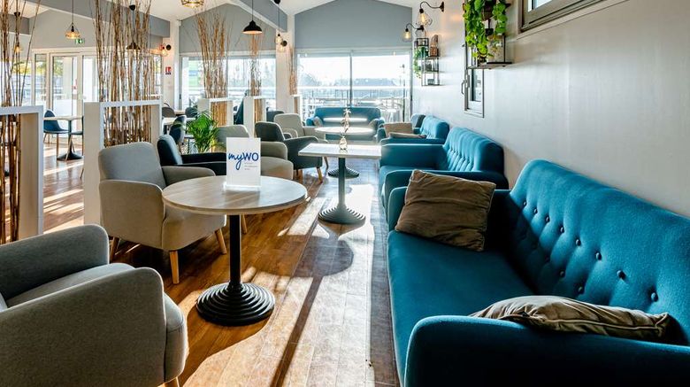 <b>Sure Hotel by Best Western Bordeaux Lac Restaurant</b>. Images powered by <a href="https://iceportal.shijigroup.com/" title="IcePortal" target="_blank">IcePortal</a>.