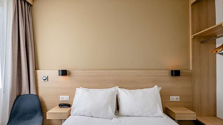 <b>Sure Hotel by Best Western Bordeaux Lac Room</b>. Images powered by <a href="https://iceportal.shijigroup.com/" title="IcePortal" target="_blank">IcePortal</a>.