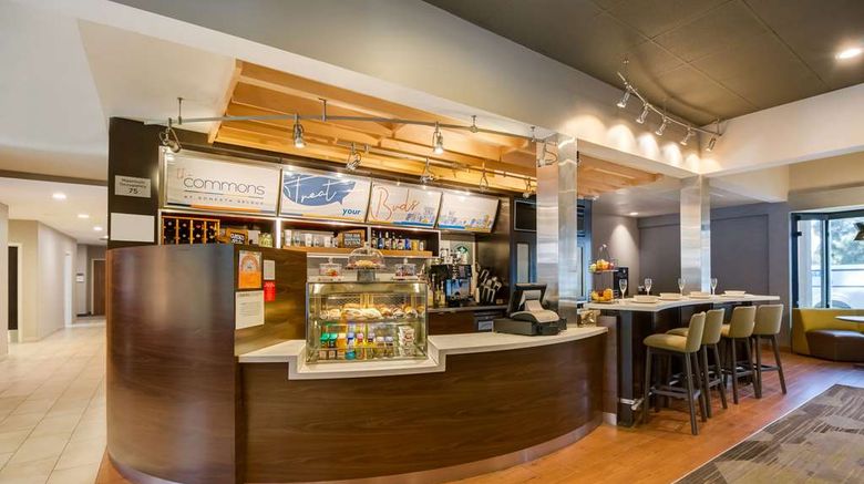 <b>Sonesta Select Huntington Beach Restaurant</b>. Images powered by <a href="https://iceportal.shijigroup.com/" title="IcePortal" target="_blank">IcePortal</a>.