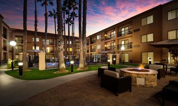 Sonesta Select Huntington Beach