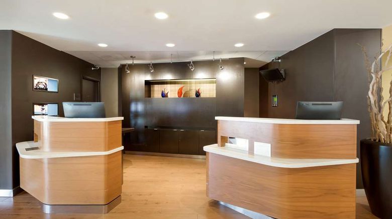 <b>Sonesta Select Huntington Beach Lobby</b>. Images powered by <a href="https://iceportal.shijigroup.com/" title="IcePortal" target="_blank">IcePortal</a>.