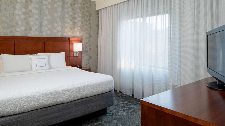<b>Sonesta Select Overland Park Suite</b>. Images powered by <a href="https://iceportal.shijigroup.com/" title="IcePortal" target="_blank">IcePortal</a>.