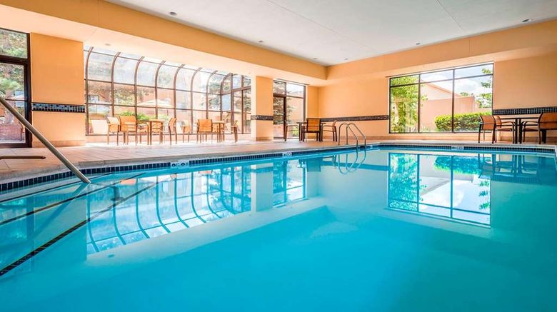 <b>Sonesta Select Overland Park Pool</b>. Images powered by <a href="https://iceportal.shijigroup.com/" title="IcePortal" target="_blank">IcePortal</a>.