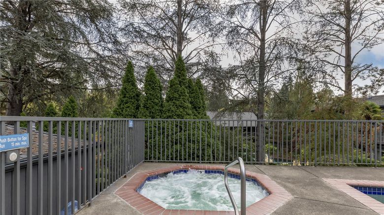 <b>Best Western Portland West Beaverton Pool</b>. Images powered by <a href="https://iceportal.shijigroup.com/" title="IcePortal" target="_blank">IcePortal</a>.