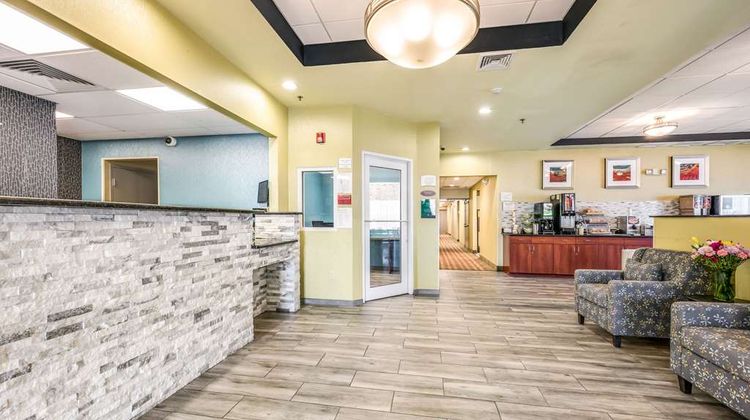 Rodeway Inn Poughkeepsie Lobby