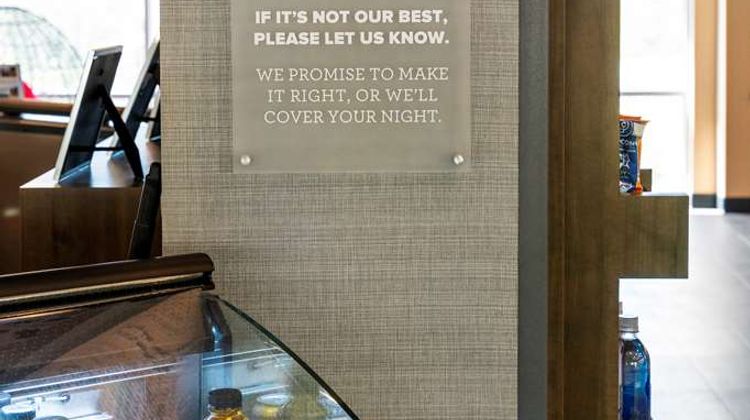 Tru by Hilton Cartersville Lobby