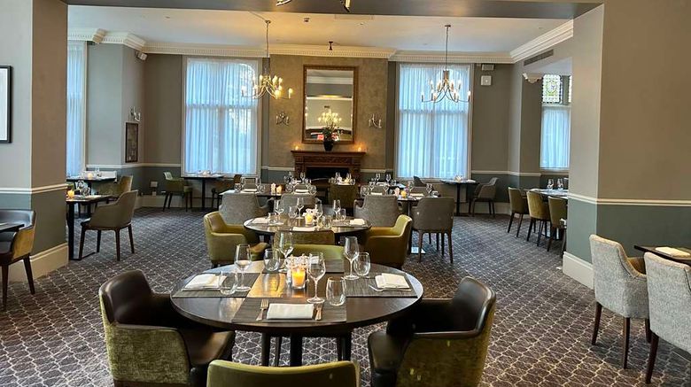 <b>DoubleTree by Hilton St. Anne's Manor Restaurant</b>. Images powered by <a href="https://iceportal.shijigroup.com/" title="IcePortal" target="_blank">IcePortal</a>.