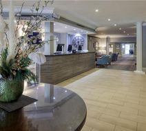 DoubleTree by Hilton St. Anne's Manor Lobby