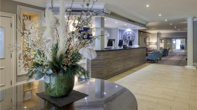 DoubleTree by Hilton St. Anne's Manor Lobby