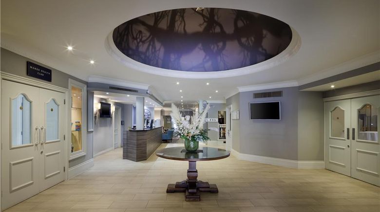 <b>DoubleTree by Hilton St. Anne's Manor Lobby</b>. Images powered by <a href="https://iceportal.shijigroup.com/" title="IcePortal" target="_blank">IcePortal</a>.