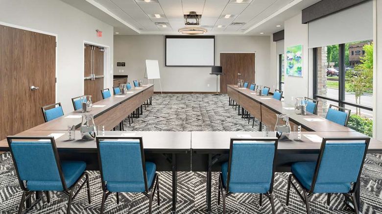 <b>Hampton Inn Blue Ridge Meeting</b>. Images powered by <a href="https://iceportal.shijigroup.com/" title="IcePortal" target="_blank">IcePortal</a>.