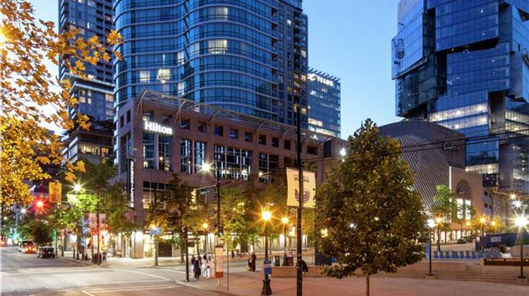 Hilton Vancouver Downtown Exterior