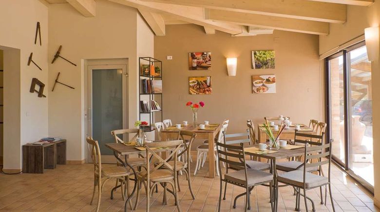 <b>Villa Gens Camuria Restaurant</b>. Images powered by <a href="https://iceportal.shijigroup.com/" title="IcePortal" target="_blank">IcePortal</a>.