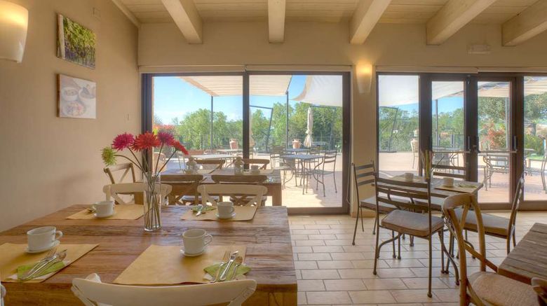 <b>Villa Gens Camuria Restaurant</b>. Images powered by <a href="https://iceportal.shijigroup.com/" title="IcePortal" target="_blank">IcePortal</a>.