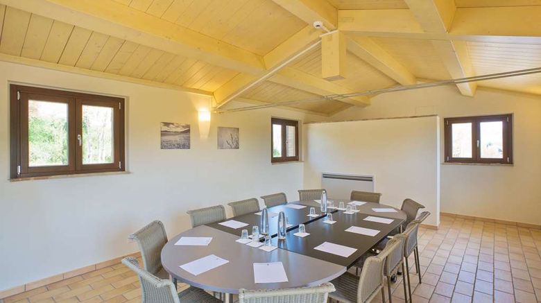 <b>Villa Gens Camuria Meeting</b>. Images powered by <a href="https://iceportal.shijigroup.com/" title="IcePortal" target="_blank">IcePortal</a>.