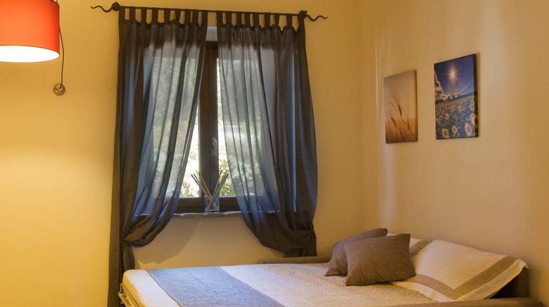 <b>Villa Gens Camuria Room</b>. Images powered by <a href="https://iceportal.shijigroup.com/" title="IcePortal" target="_blank">IcePortal</a>.