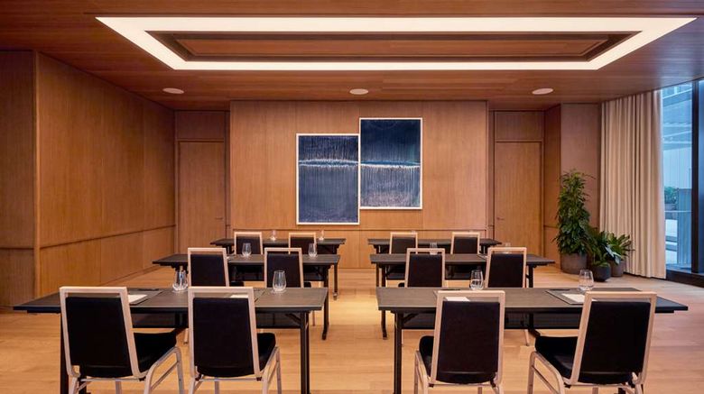 <b>Pendry Manhattan West Meeting</b>. Images powered by <a href="https://iceportal.shijigroup.com/" title="IcePortal" target="_blank">IcePortal</a>.