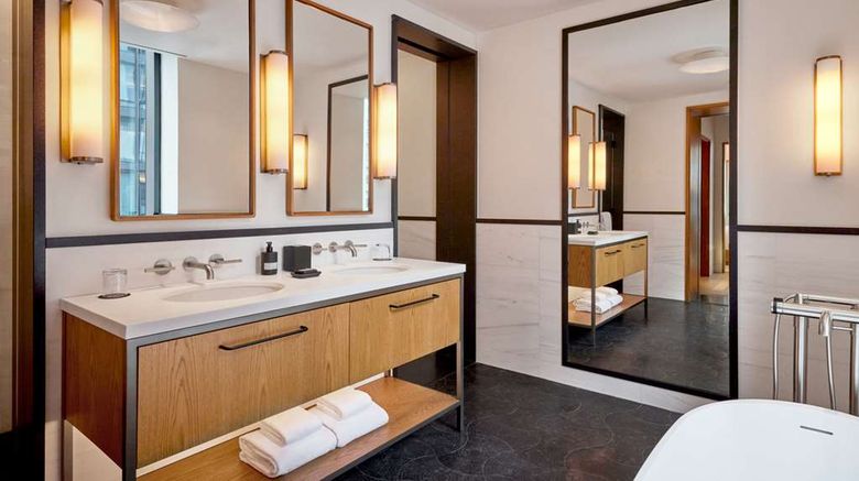 <b>Pendry Manhattan West Suite</b>. Images powered by <a href="https://iceportal.shijigroup.com/" title="IcePortal" target="_blank">IcePortal</a>.