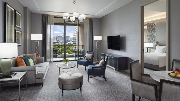 Sindhorn Kempinski Hotel Bangkok Suite