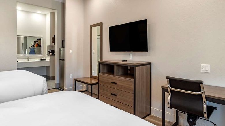 <b>Clarion Pointe Port Arthur Room</b>. Images powered by <a href="https://iceportal.shijigroup.com/" title="IcePortal" target="_blank">IcePortal</a>.