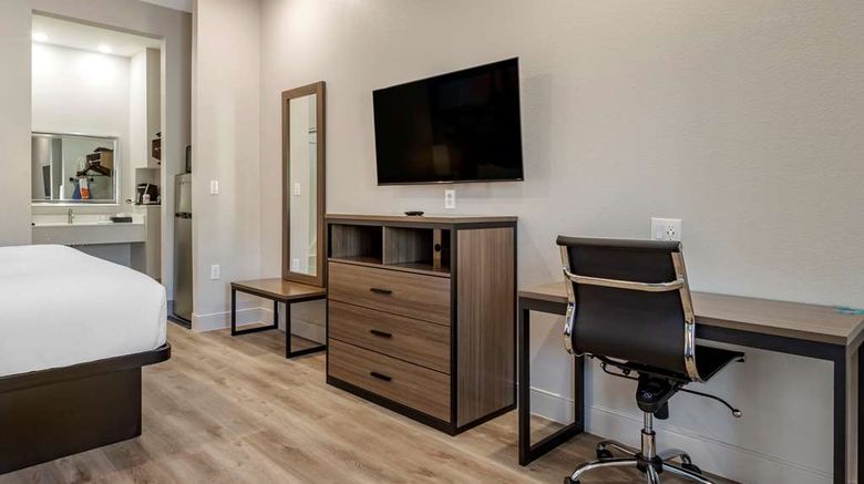 <b>Clarion Pointe Port Arthur Room</b>. Images powered by <a href="https://iceportal.shijigroup.com/" title="IcePortal" target="_blank">IcePortal</a>.