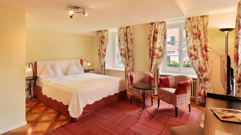 <b>Romantik Hotel & Taverne Schwan Horgen Room</b>. Images powered by <a href="https://iceportal.shijigroup.com/" title="IcePortal" target="_blank">IcePortal</a>.