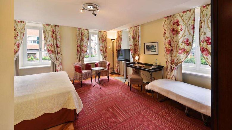 <b>Romantik Hotel & Taverne Schwan Horgen Room</b>. Images powered by <a href="https://iceportal.shijigroup.com/" title="IcePortal" target="_blank">IcePortal</a>.
