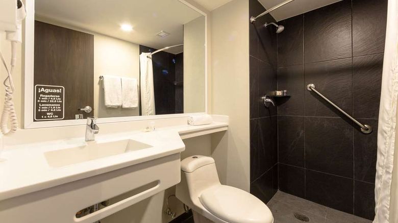 <b>Comfort Inn Delicias Room</b>. Images powered by <a href="https://iceportal.shijigroup.com/" title="IcePortal" target="_blank">IcePortal</a>.