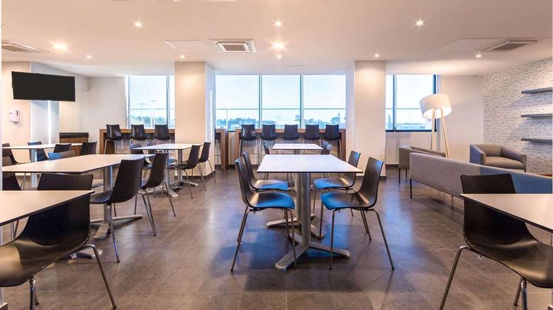 <b>Comfort Inn Delicias Restaurant</b>. Images powered by <a href="https://iceportal.shijigroup.com/" title="IcePortal" target="_blank">IcePortal</a>.