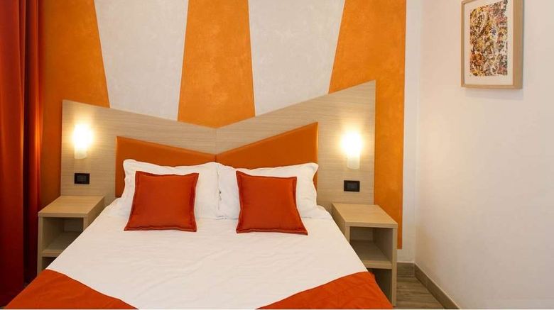 <b>Hotel Luxor Florence Room</b>. Images powered by <a href="https://iceportal.shijigroup.com/" title="IcePortal" target="_blank">IcePortal</a>.