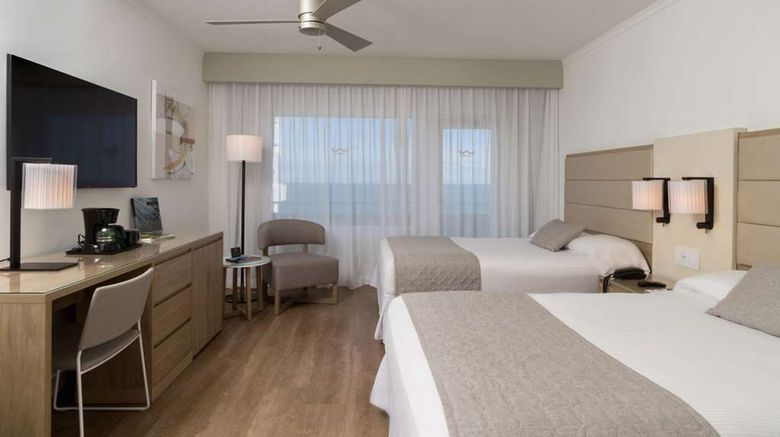 <b>Riu Plaza Miami Beach Room</b>. Images powered by <a href="https://iceportal.shijigroup.com/" title="IcePortal" target="_blank">IcePortal</a>.