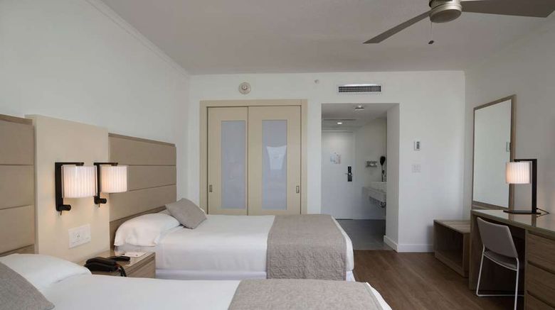 <b>Riu Plaza Miami Beach Room</b>. Images powered by <a href="https://iceportal.shijigroup.com/" title="IcePortal" target="_blank">IcePortal</a>.