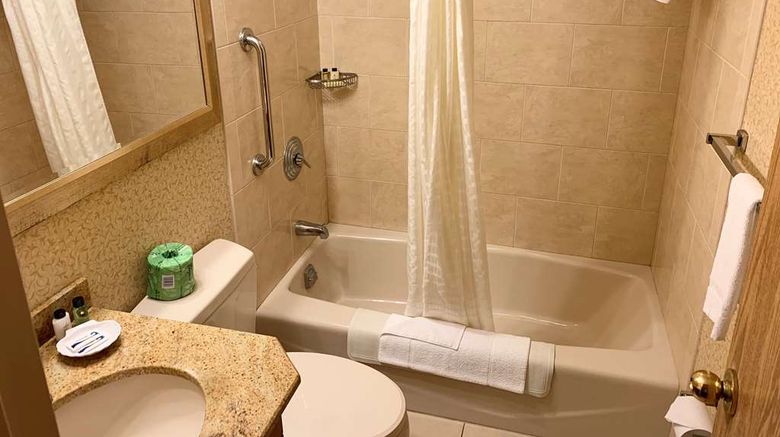 <b>Five Towns Motor Inn Room</b>. Images powered by <a href="https://iceportal.shijigroup.com/" title="IcePortal" target="_blank">IcePortal</a>.