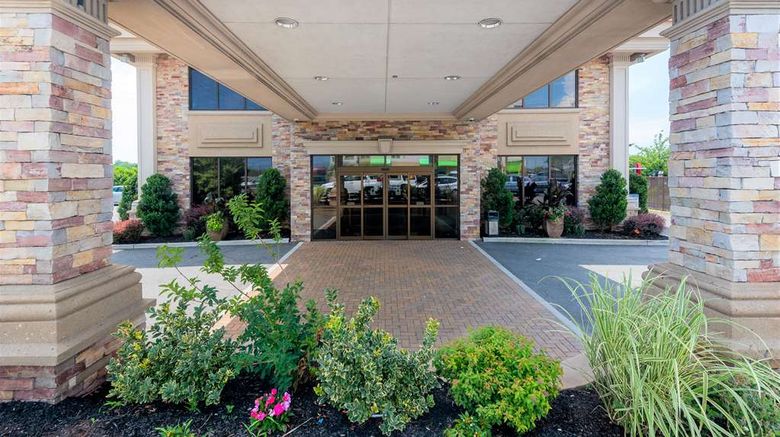 <b>Five Towns Motor Inn Exterior</b>. Images powered by <a href="https://iceportal.shijigroup.com/" title="IcePortal" target="_blank">IcePortal</a>.