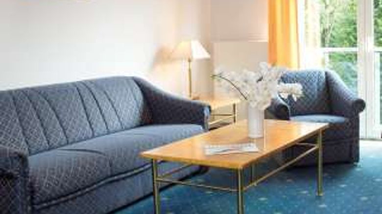 <b>Victor's Residenz-Hotel Gummersbach Suite</b>. Images powered by <a href="https://iceportal.shijigroup.com/" title="IcePortal" target="_blank">IcePortal</a>.