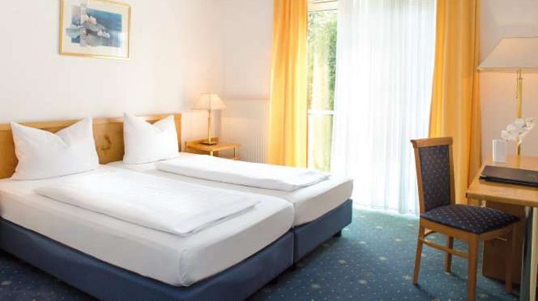 <b>Victor's Residenz-Hotel Gummersbach Suite</b>. Images powered by <a href="https://iceportal.shijigroup.com/" title="IcePortal" target="_blank">IcePortal</a>.
