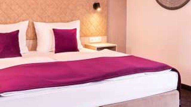 <b>Victor's Residenz-Hotel Gummersbach Suite</b>. Images powered by <a href="https://iceportal.shijigroup.com/" title="IcePortal" target="_blank">IcePortal</a>.