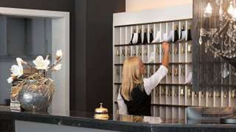 <b>Victor's Residenz-Hotel Saarlouis Lobby</b>. Images powered by <a href="https://iceportal.shijigroup.com/" title="IcePortal" target="_blank">IcePortal</a>.