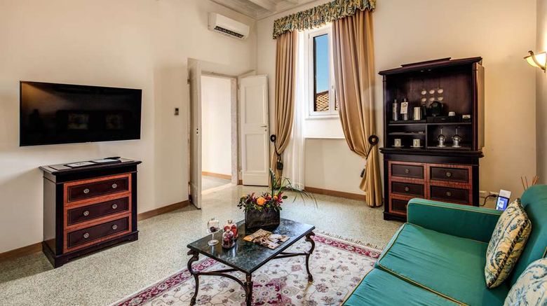 <b>Eitch Borromini Palazzo Pamphilj Suite</b>. Images powered by <a href="https://iceportal.shijigroup.com/" title="IcePortal" target="_blank">IcePortal</a>.